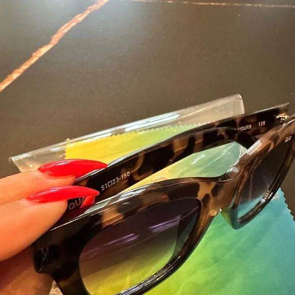 Quay After Hours XL sunglasses tortoise black/black fade - Picture 7 of 11